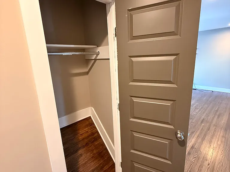237 Eisenhower Dr — Photo 7