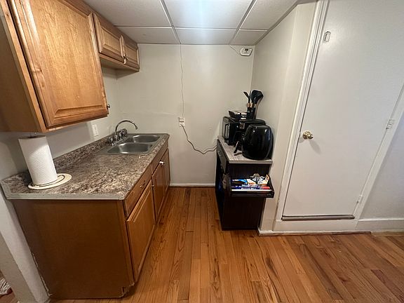 2nd image of 94-96 Winter St #1
