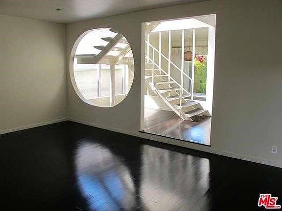 3rd image of 12913 Gilmore Ave