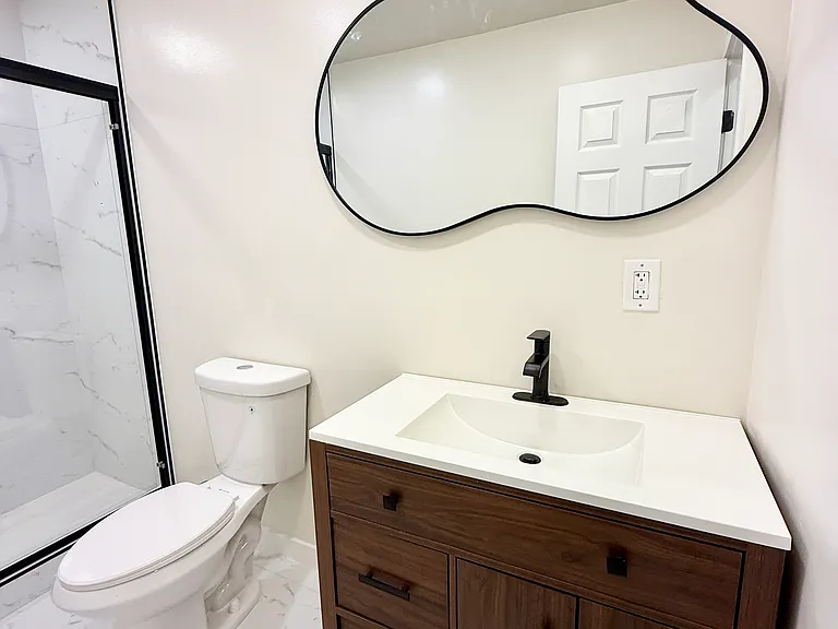 2521 Piedmont Ave #2 — Photo 3