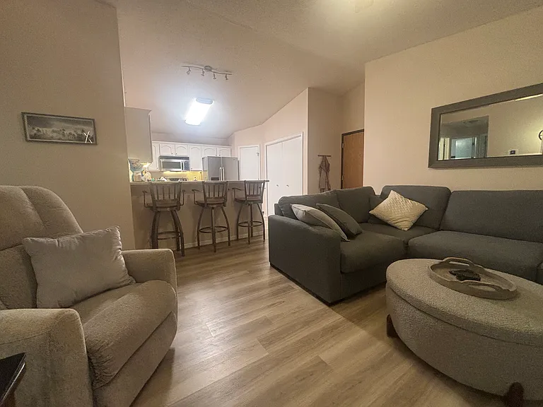 460 Bradley Pl #9 — Photo 6