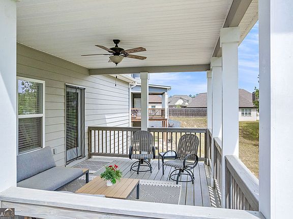 3rd image of 509 Lago Ct