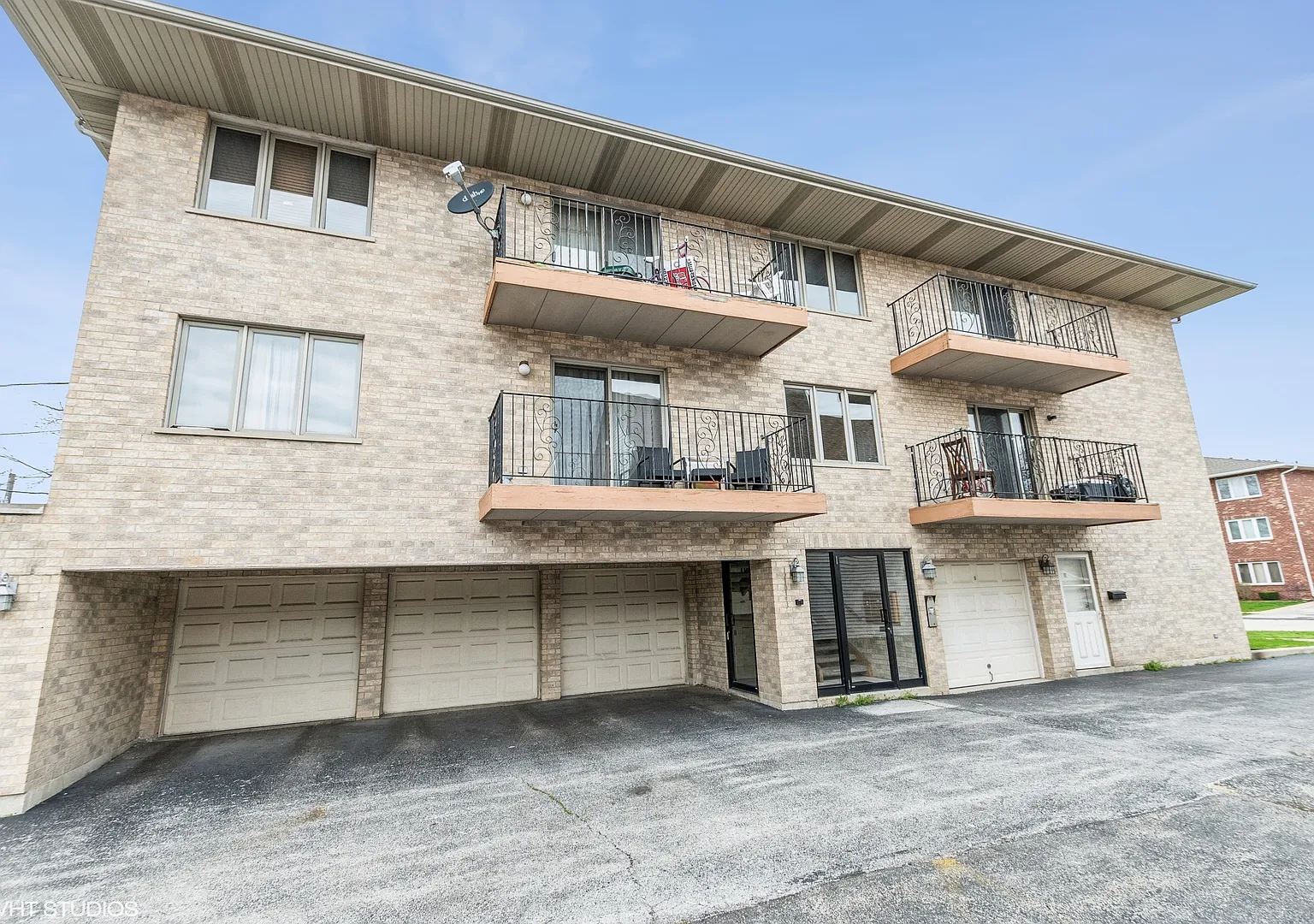 2 bed, 1000 sqft, $1,800 — Photo 2