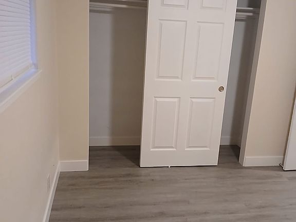 5th image of 2660 Woodridge Ct APT 13