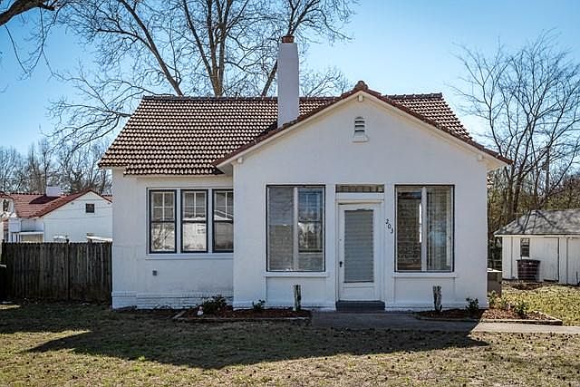 Front of the charming home!