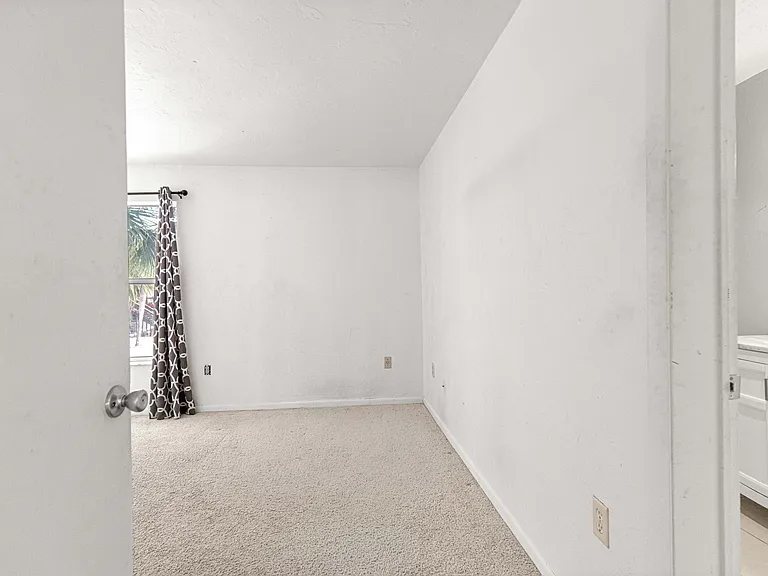 15203 Sandalwood Dr #203 — Photo 24