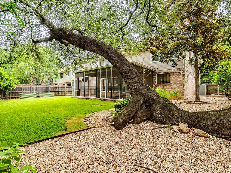6318 Zadock Woods Dr — Photo 38