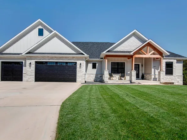 1367 S Casa Grande Avenue, Springfield, MO 65802