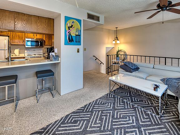 5th image of 2121 Magnolia Dr APT 11