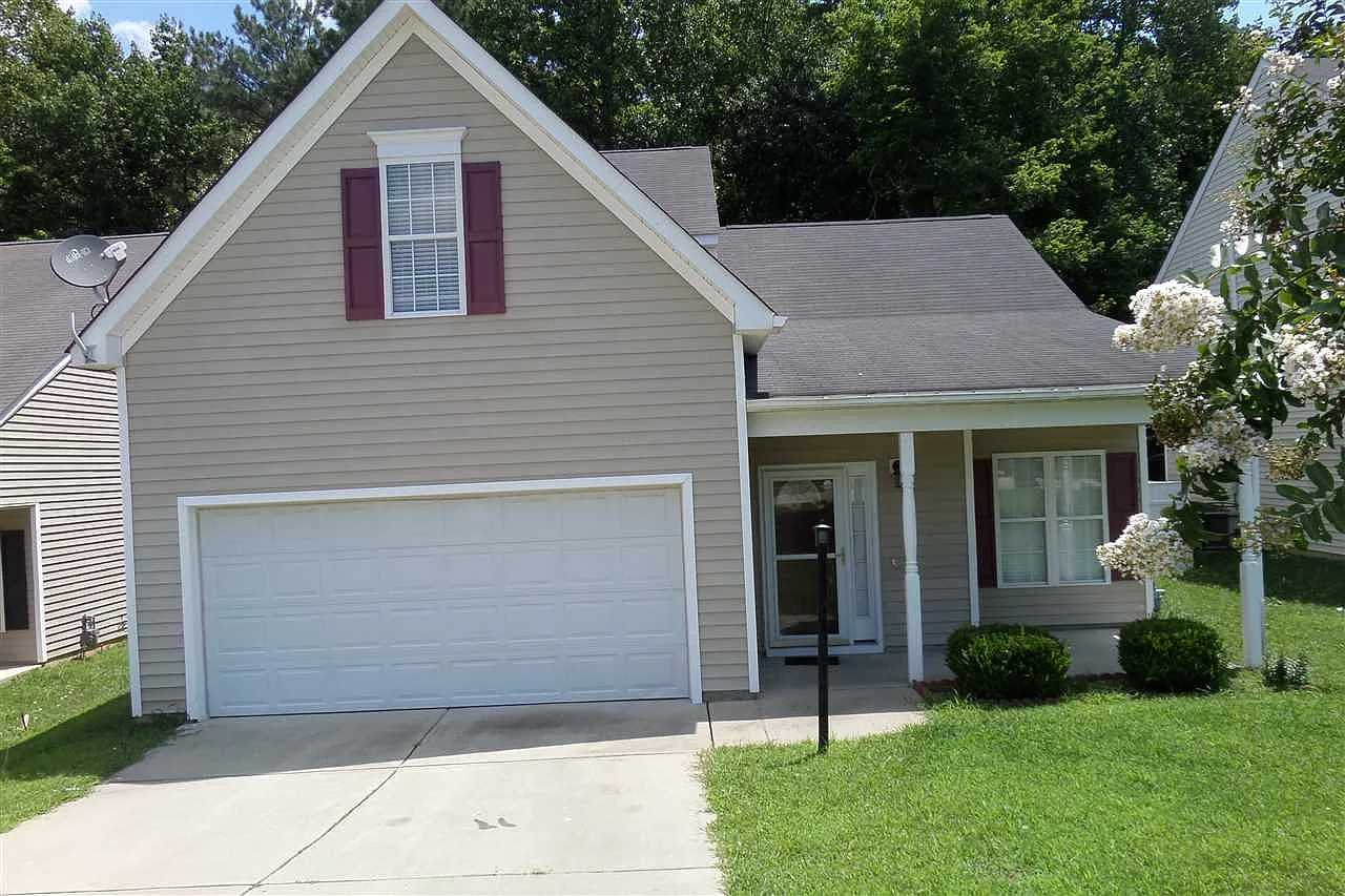 3 bed, 2.5 bath, 1560 sqft, $1,875 — Photo 2
