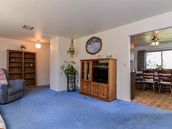 4th image of 1007 E Perrywill Ave