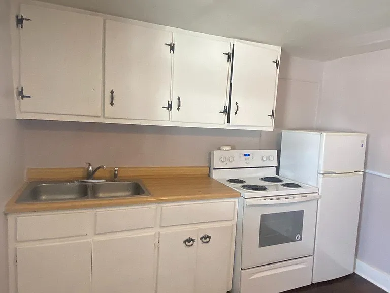 202 S Samuel St #103 — Photo 2