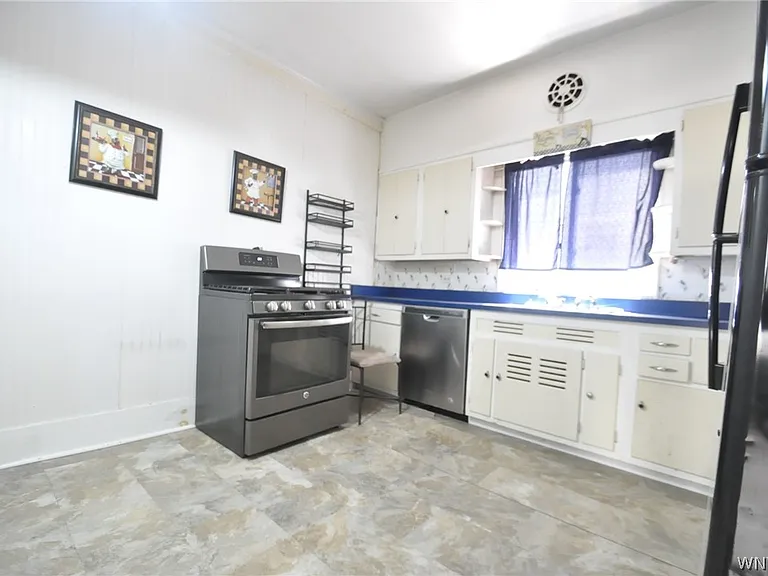 30 Wellington Rd — Photo 14