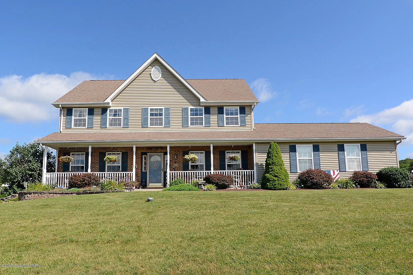 302 Stacia Way photo 1