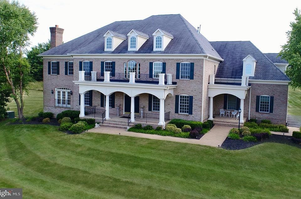 1st image of 41731 Putters Green Ct
