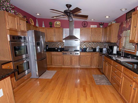 5th image of 590 N Wildwood St