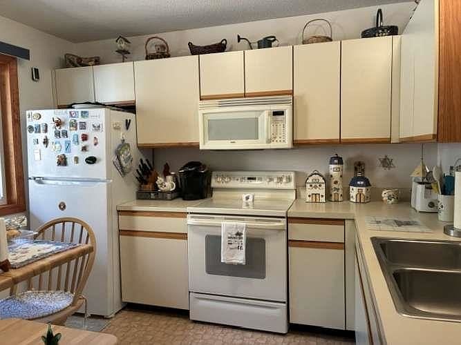 1st image of 11 Hummingbird Road #6