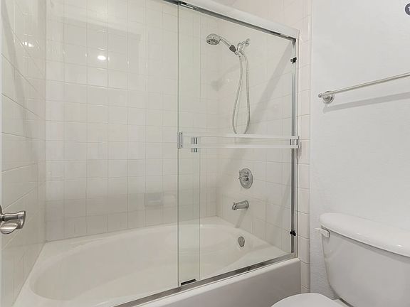 5th image of 5104 N 32nd St Unit 225