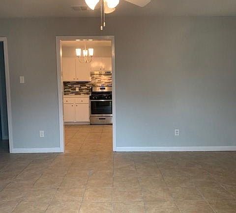 3rd image of 1412 Justin Ln #B