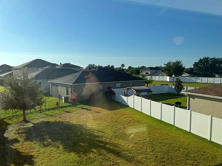 1646 Thetford Cir — Photo 33