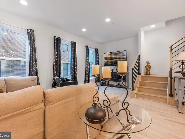 317 Riggs Park Pl NE — Photo 13