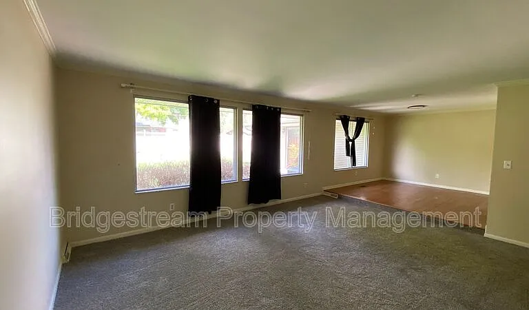 2135 E Rahn Rd — Photo 23