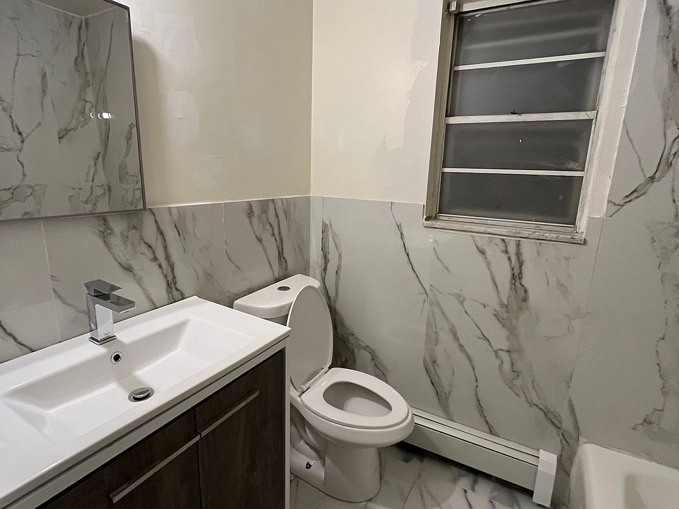 Renovated Full Bathroom