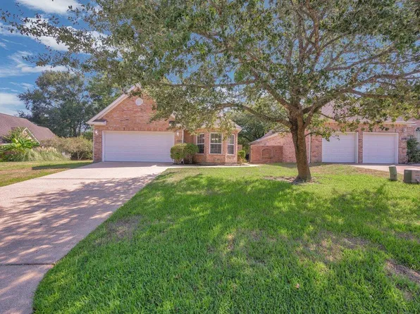110 Garden Walk Ln, Lufkin, TX 75901