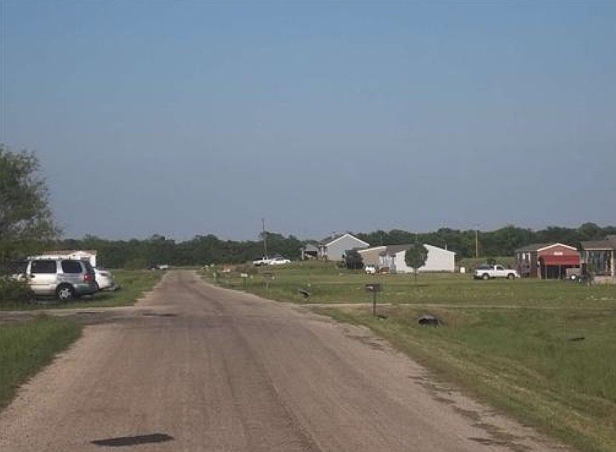 2nd image of 1559 County Road 2277