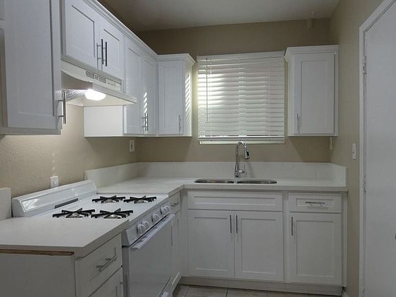 4th image of 1120 E 21st St