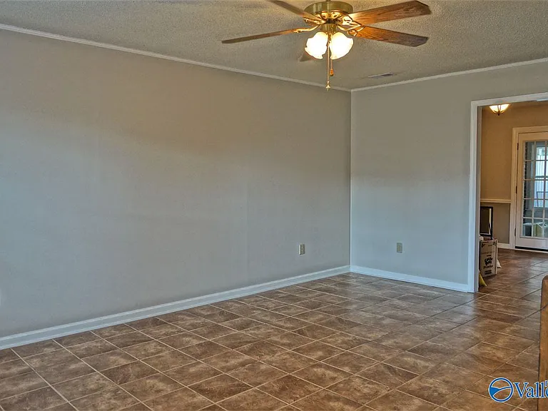 106 Crescent Cir — Photo 5
