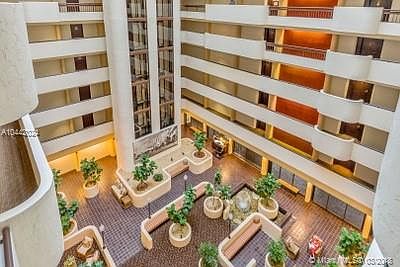 2nd image of 600 Biltmore Way APT 601