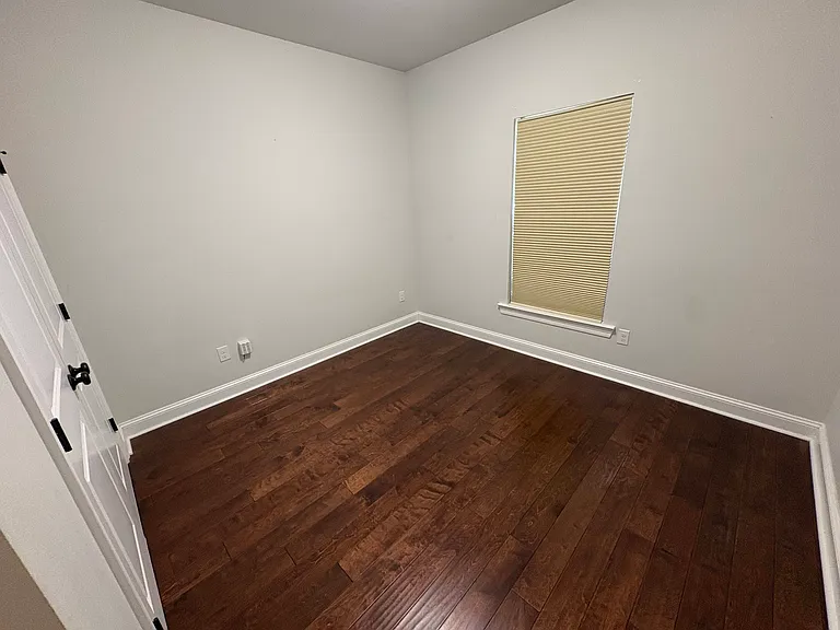 300 Sparrowhawk St — Photo 2