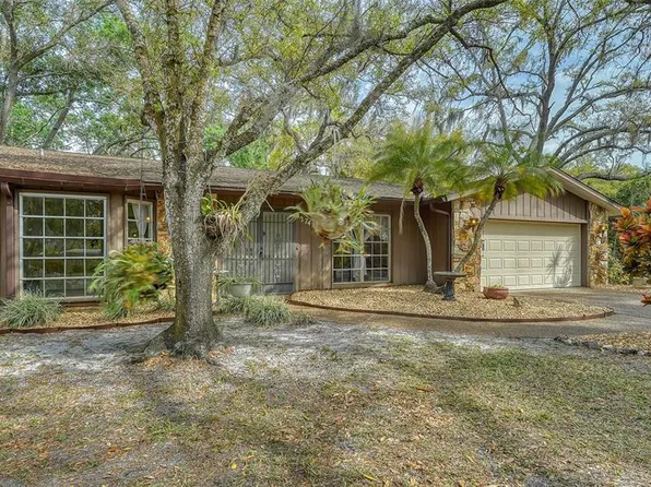 2749 Greendale Dr, Sarasota, FL 34232