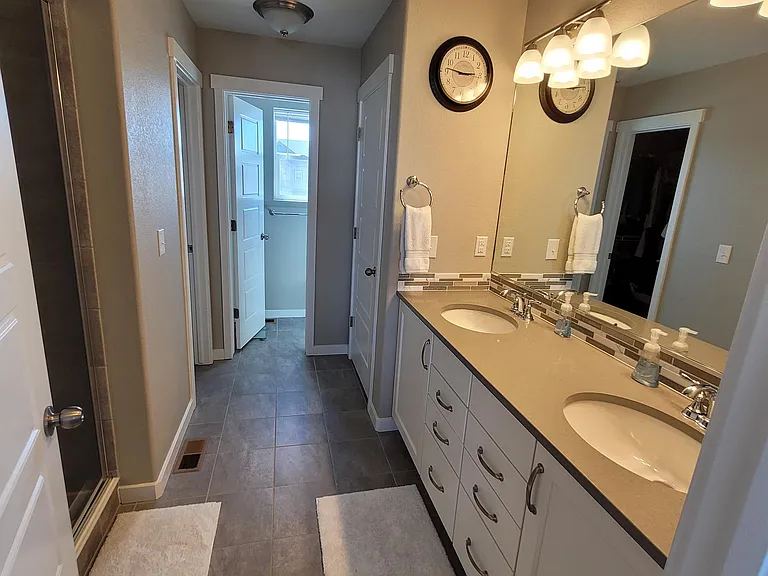 10135 Thrive Ln — Photo 20