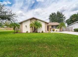 526 Highview Cir N, Brandon, FL 33510