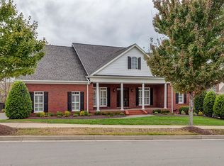 661 Springlake Dr, Franklin, TN 37064