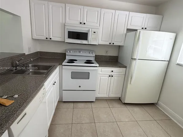 19729 SW 114th Ave APT 251, Miami, FL 33157