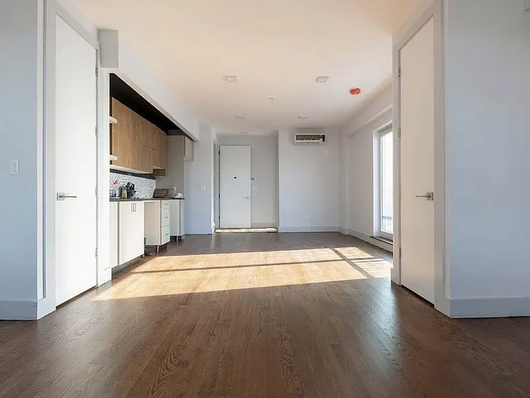 311 Woodbine St #3F — Photo 8
