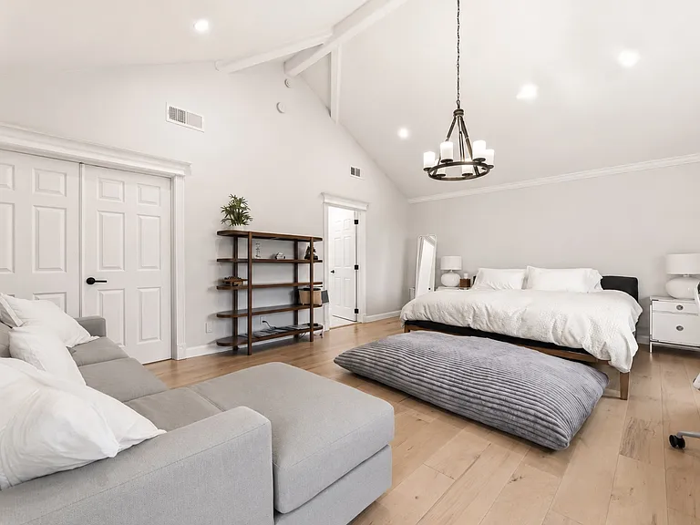 Gladiola Dr — Photo 21