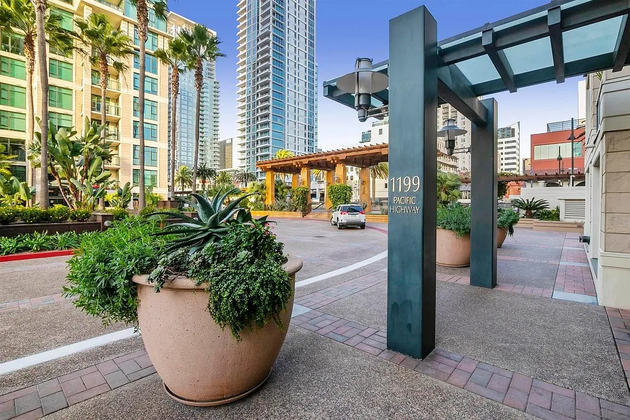 2 bed, 1625 sqft, $4,999 — Photo 2