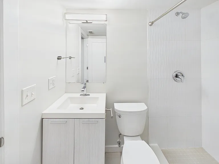 2236 S Wood St #G — Photo 22