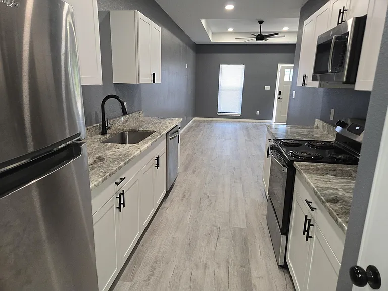 409 S Steen Dr #104 — Photo 13