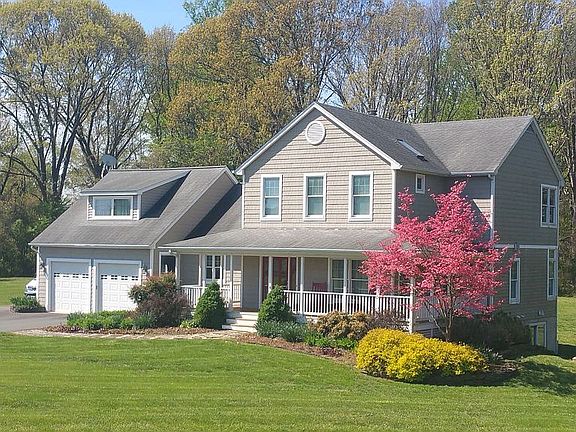 4th image of 6812 Spruce Hill Ct