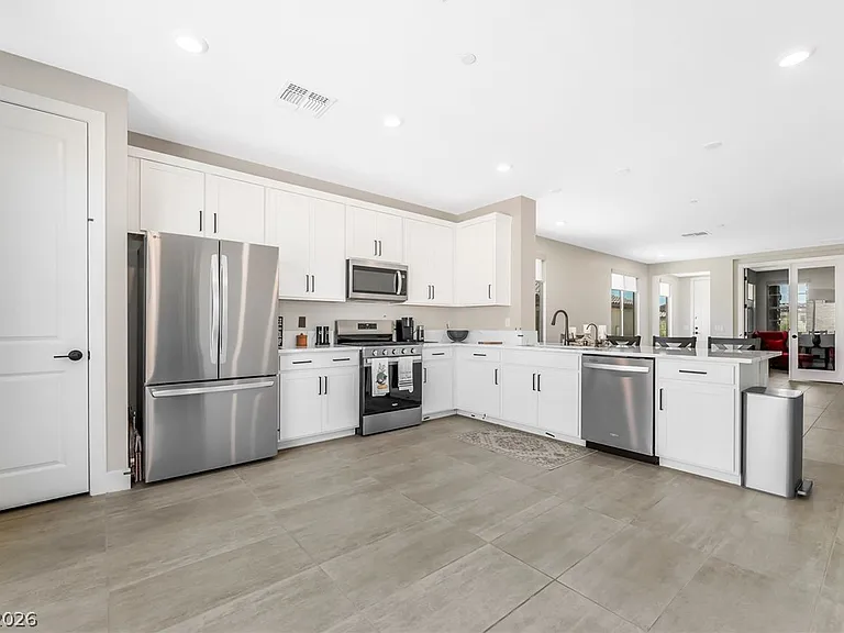 57 Lake Bluff Ct — Photo 10