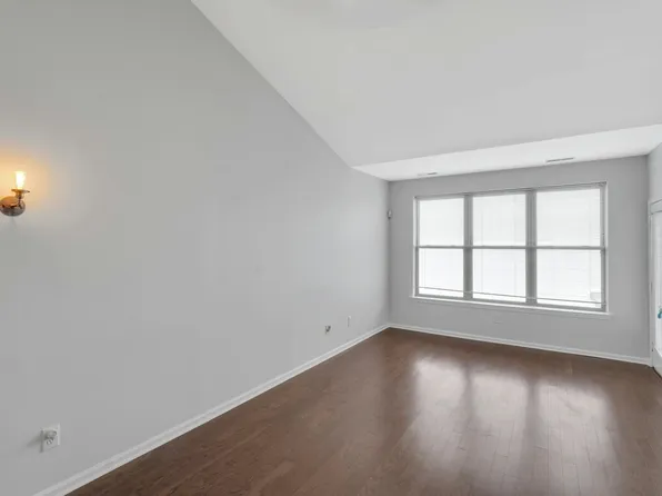 24 Avenue At Port Imperial image 5 of 28