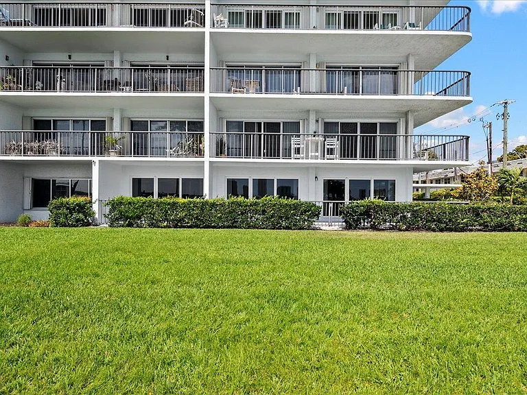 3040 Lake Shore Dr #101 — Photo 37