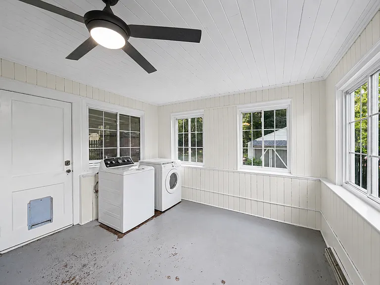 1424 Lyon Ct — Photo 13