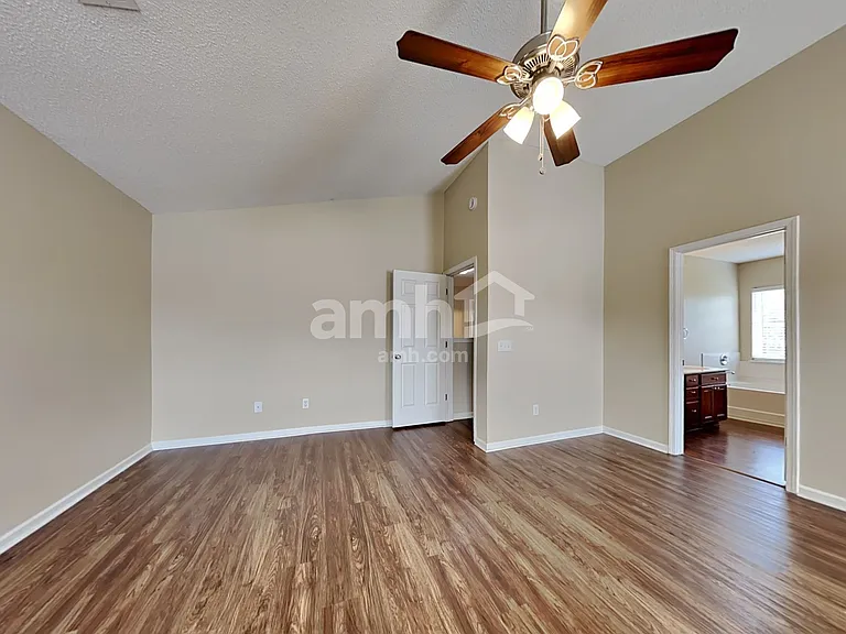 418 Dovetail Cir — Photo 12