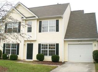 8040 Shiny Meadow Ln, Charlotte, NC 28215